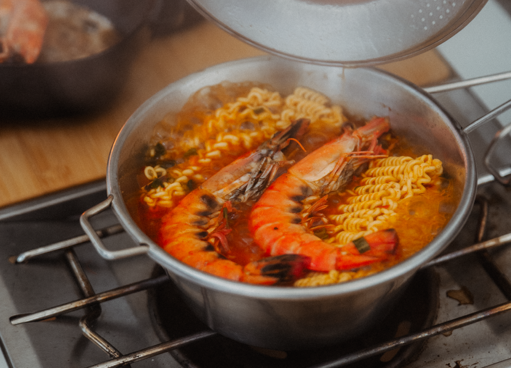 Cast Iron Jumbo Prawns & Ramen